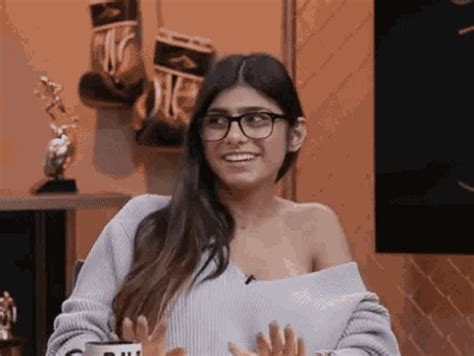 gifs mia khalifa|Mia